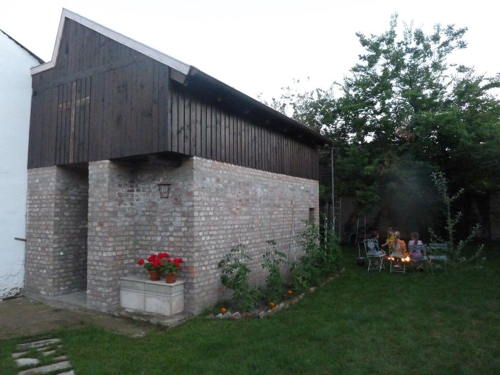 Kaboca Vendeghaz * Vác